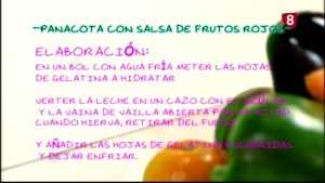 Elaboración de la panna cotta con salsa de frutos rojos