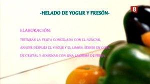 heladoFresasYogurPreparacion