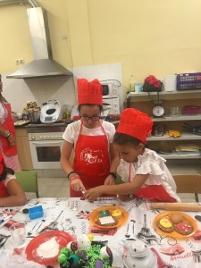 niños cocinando alimentos sin gluten
