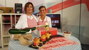 Mar Portero y Teresa Herraez en el programa 8 Magazine sección cocina