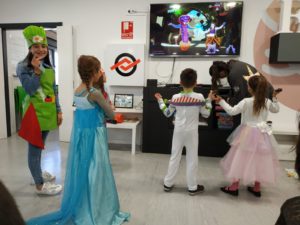Niños y familiares de celiacos de Ávila disfrutando de la fiesta de carnaval